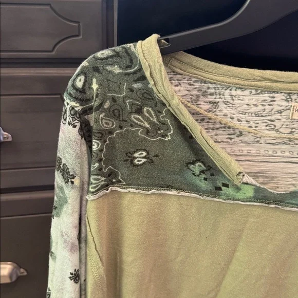 We the Free Bell Sleeve Tee. - Picture 3 of 6